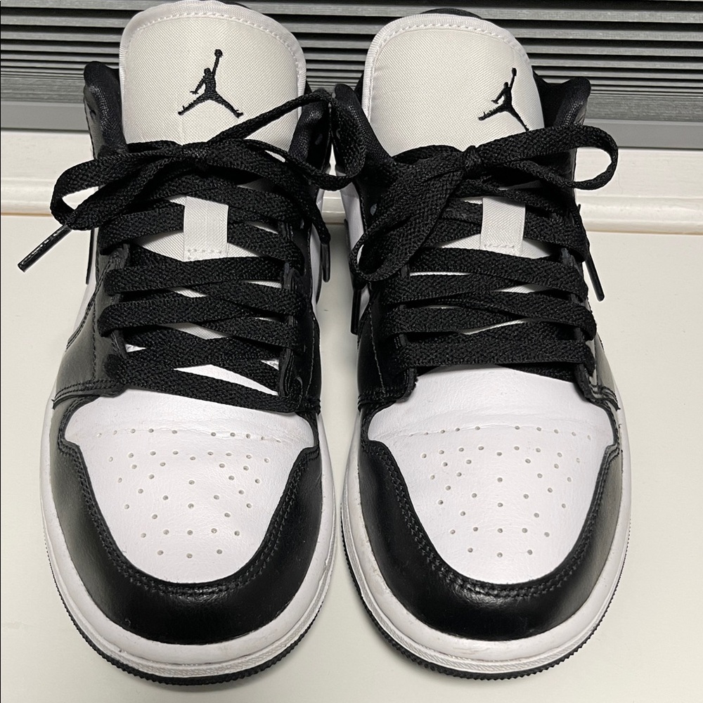 Women's Jordan 1s Panda Sneakers Size 8